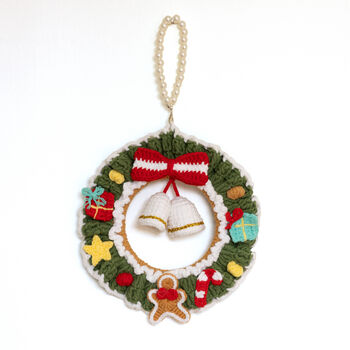 Delightfully Festive Crochet Wreaths, 4 of 5