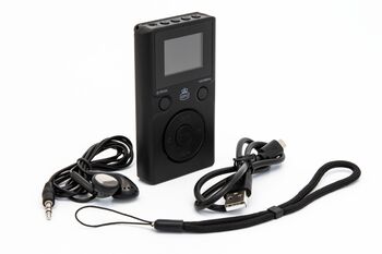 Gpo Pocket Dab+ Radio, 2 of 3