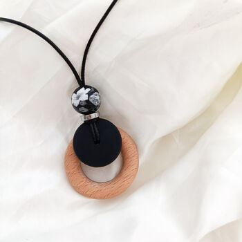 Mono Bloom Breastfeeding/Teething Pendant, 4 of 4