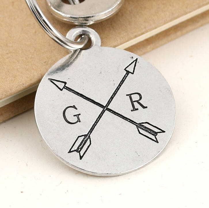 Image of Crossed Arrows Friendship Gift Round Pewter Keyring