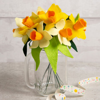A Dozen Daffodils Felt Craft Kit, 2 of 7
