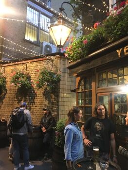 Pies, Pints And Peculiar Pubs Walking Tour For Two, 9 of 12