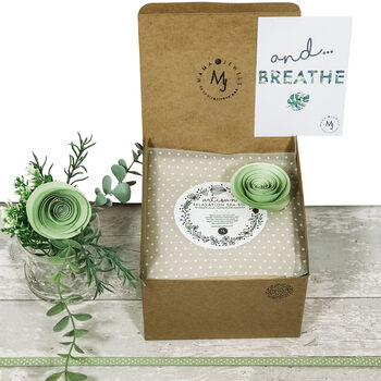 Relaxation Spa Box Natural Vegan Wellness | Green, 2 of 2