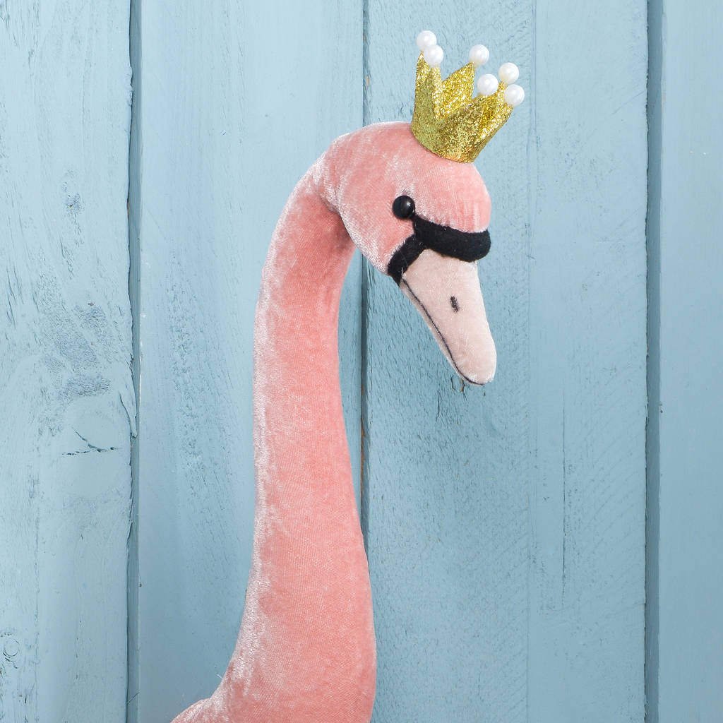 Magestic Swan Head Wall Decoration