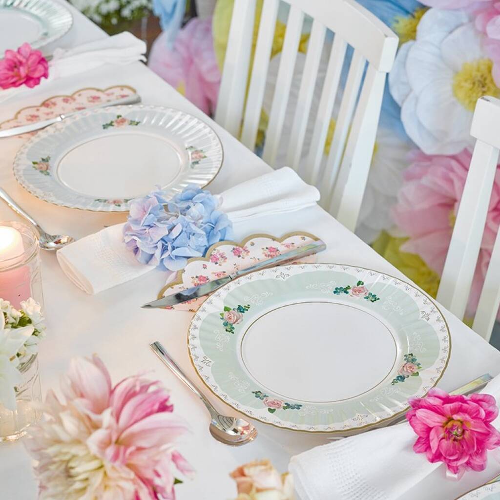 large-floral-paper-plates-pack-of-sixteen-by-bunting-barrow