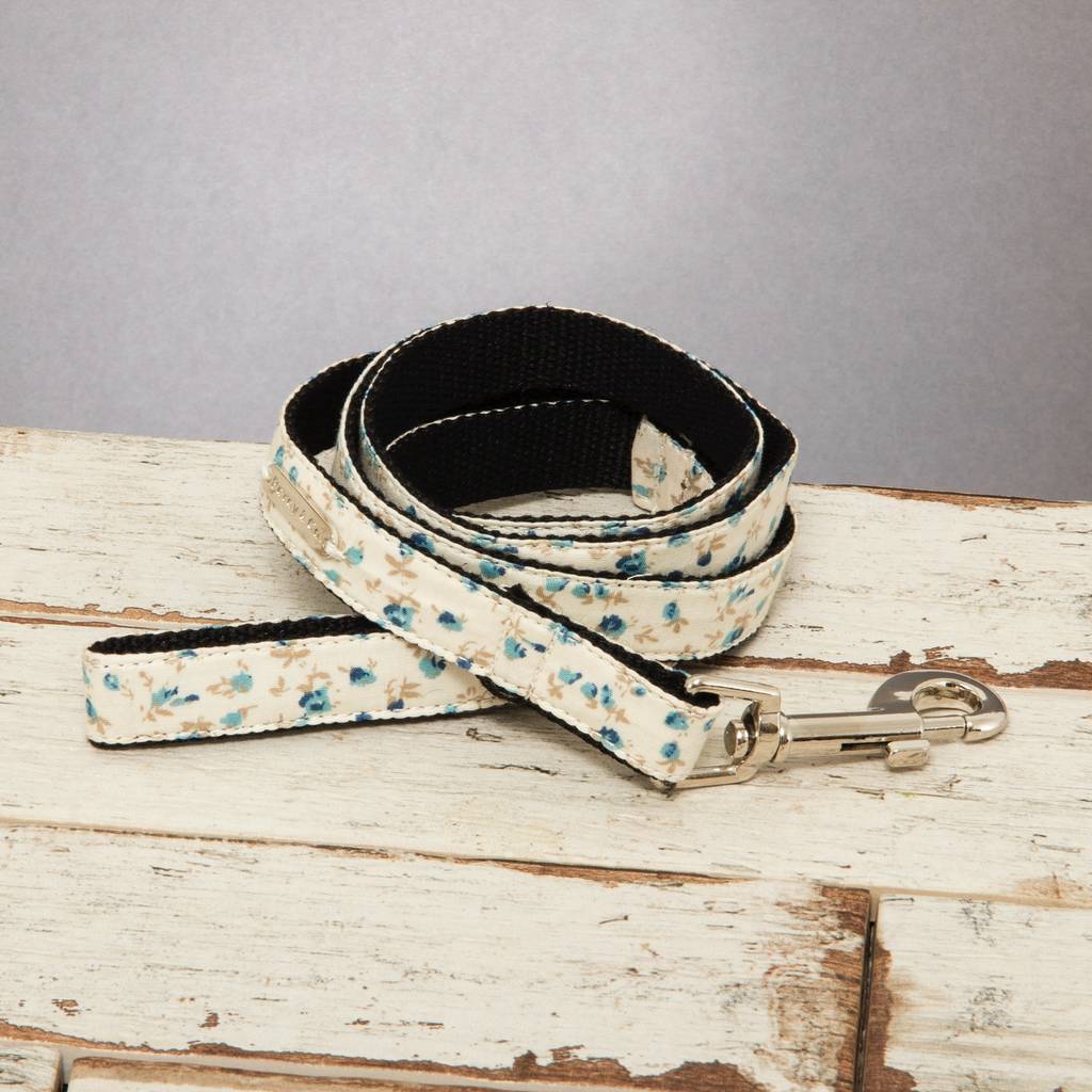 the stamford cream and blue floral dog collar lead set by percy and co