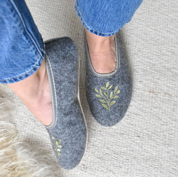 Felt Embroidered Ballerina Slippers/ Grey/ Green/ Daisy, 2 of 7