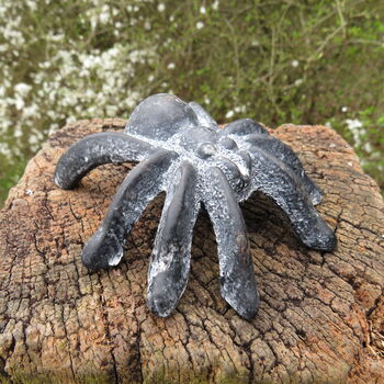 Set Of Three Cast Iron Tarantulas, 7 of 7