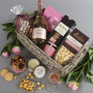 ladies gift hamper ideas