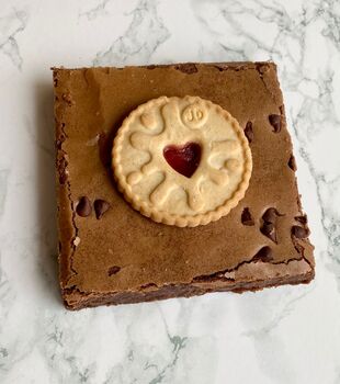 Valentines Jammie Dodger Brownie Gift, 4 of 4