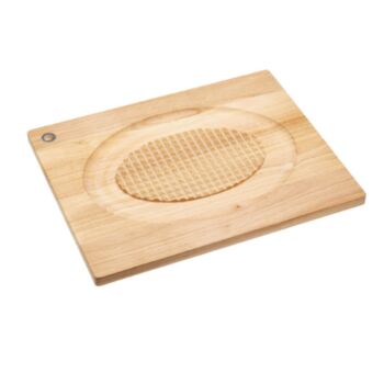 Personalised Daddy King Of The Roasts Premium Carving Board, 3 of 3