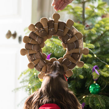 Personalised Refillable Dog Biscuit Wreath, 3 of 4