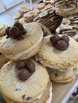 Malteser Cookie Sandwich – Horlicks Malt And Milk Choc, 3 of 3