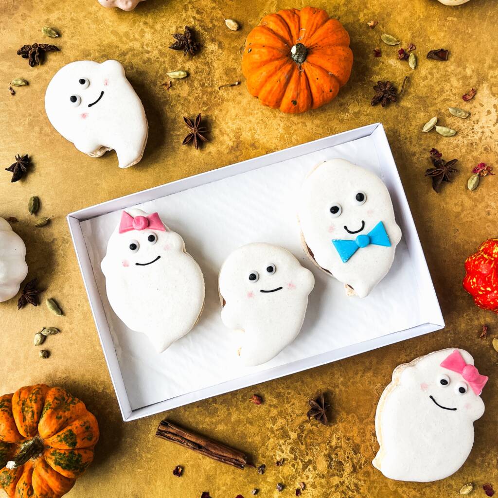 Halloween Macarons: Ghostly Gatherings, 1 of 5