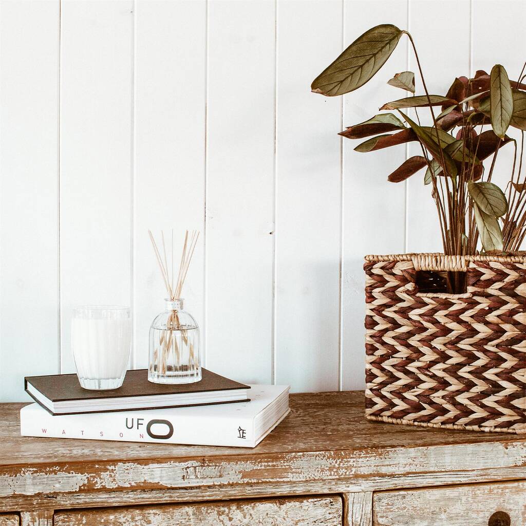 Austin And Oud Soy Wax Scented Candle 370g By Rinkit