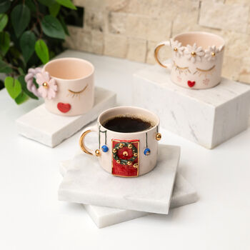 Festive Door Mug With 3D Wreath And 24ct Gold Accents, 2 of 3