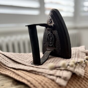 Antique Cast Iron ‘Sad Iron’ No. Five Ornament, 5 of 5