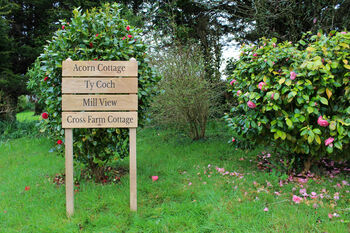 Multiple Direction Oak Sign Post, Up To Four Tier, 8 of 8