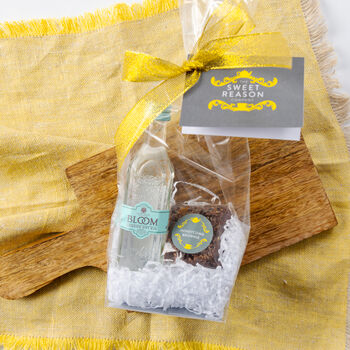 Honeycomb Brownie And Gin Bag, 2 of 3