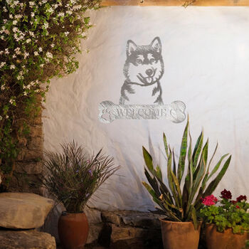 Personalised Siberian Husky Welcome Metal Wall Art Sign For Home And Garden Lovers, 5 of 11