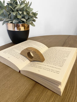 One Hand Thumb Page Holder, Gift For Book Lover, 4 of 5
