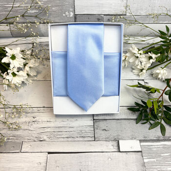 Blue Daisy Wedding Set, 2 of 9