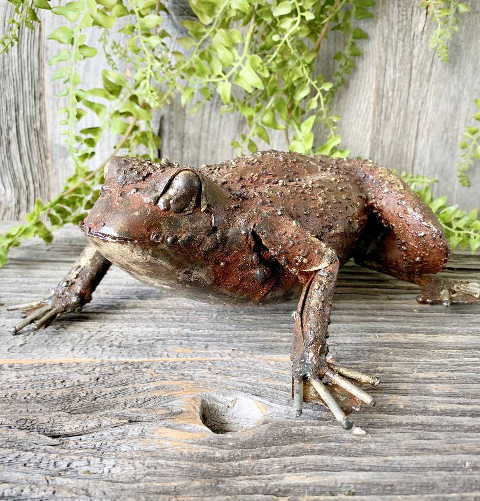 golden toad statue