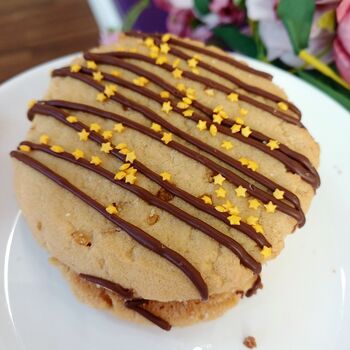 Salted Caramel Cookie Sandwich – Runny Caramel Centre, 4 of 6