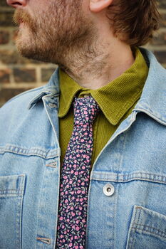 Mens Navy And Pink Ditzy Floral Slim Style Tie, 3 of 8