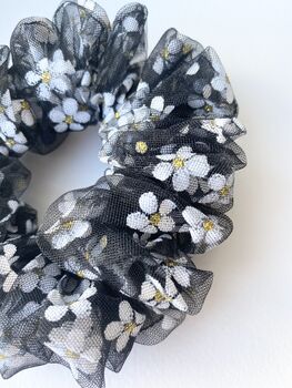 Daisy Tulle Scrunchie, 8 of 9