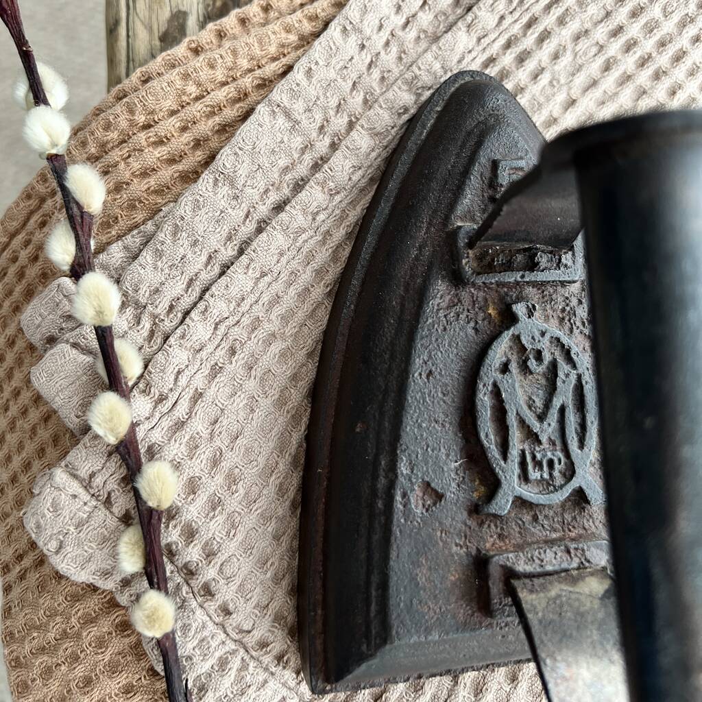 Antique Cast Iron ‘Sad Iron’ No. Five Ornament, 1 of 5