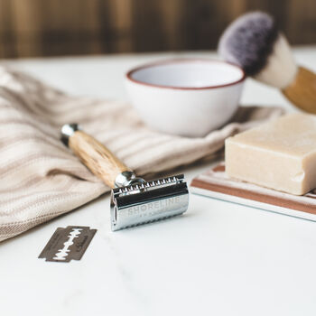 Bamboo Safety Razor Set In Two Timeless Colours, 4 of 6