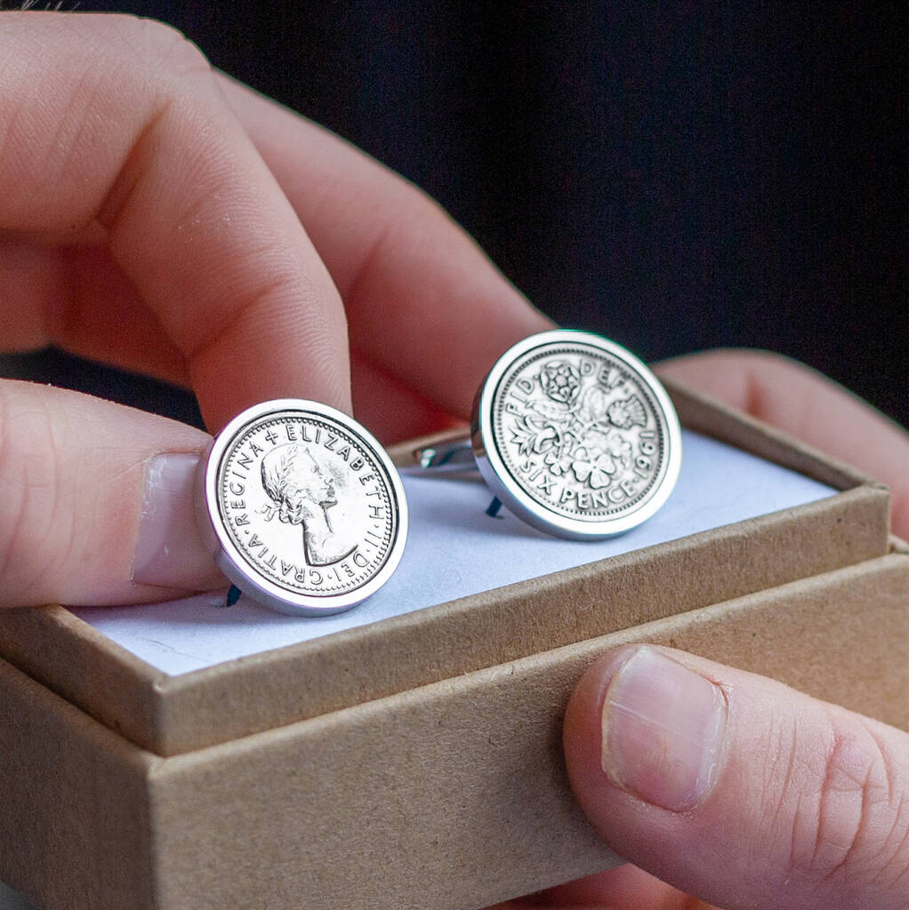 Silber-Sixpence-Münze von 1965 in Silber-Rhodium-Platte 54 Jahre Geschenk Pin-Abzeichen-Brosche von CUFFLINKS DIRECT 
