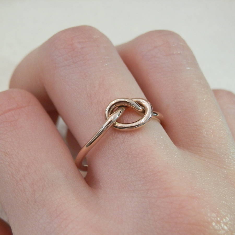 Stone set knot signet ring | Philippa Herbert