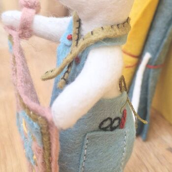 Little Mouse Makes A Quilt Felt Craft Mini Kit, 2 of 3