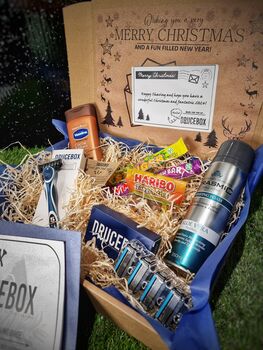 Christmas Personalised Shaving Kit, 3 of 3