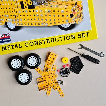 Reliant Regal Metal Construction Set, 2 of 4