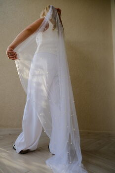 Chapel Ivory Pearl Single Tier Veil, 6 of 6