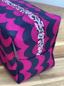 Cosmetics Bag Wavy Lines, 2 of 4