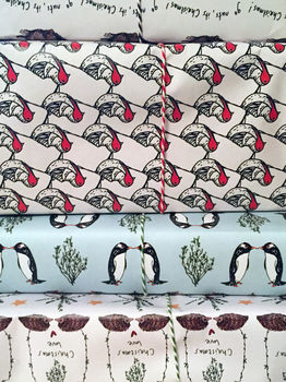 Kissing Penguin Christmas Gift Wrapping Pack, 4 of 6
