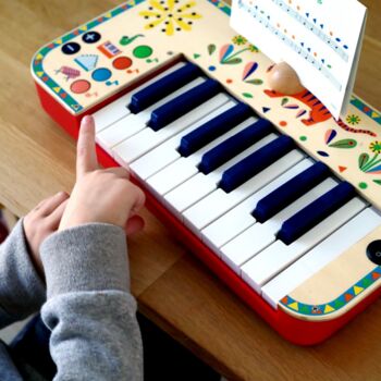 Child's Synthesizer, 3 of 7