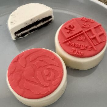 Personalised St George's Day Twin Chocolate Oreo Gift, 5 of 12