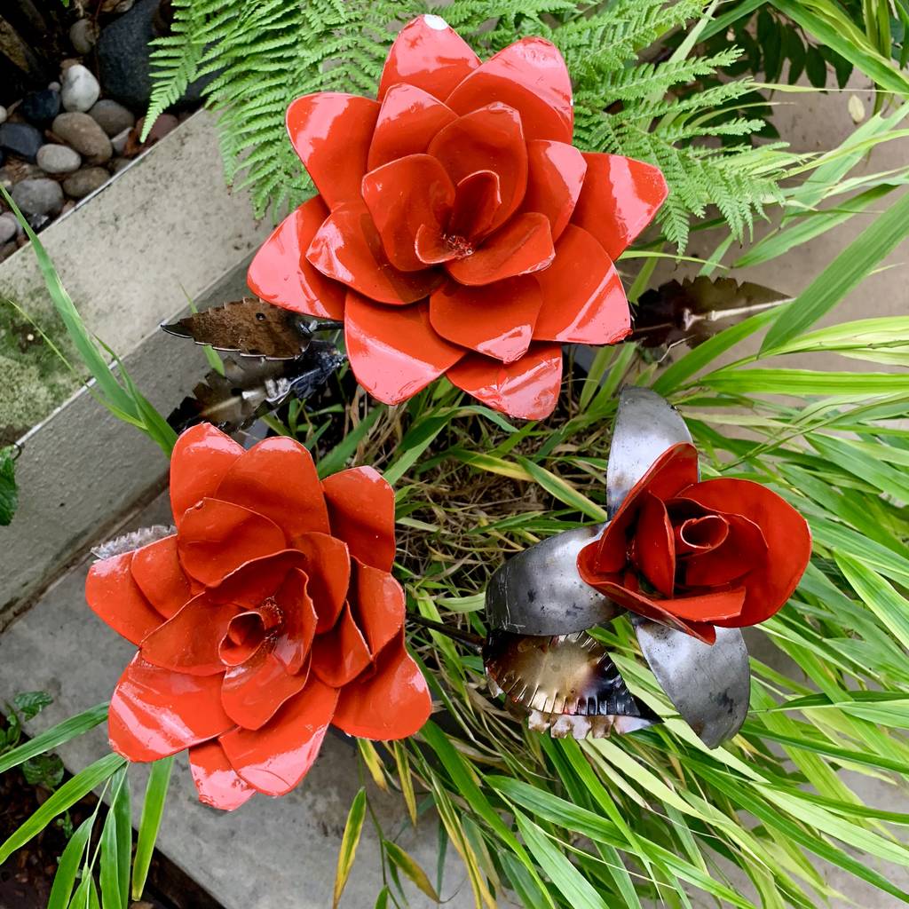 rose sculpture set of three by london garden trading