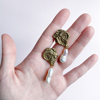 Fossils Earrings In Brass With Baroque Pearls, 2 of 5