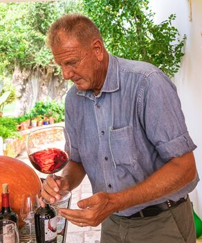Puglia Tinto Malbec Red Wine, 4 of 9