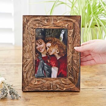 Jaraja Hand Carved Mango Wood 6x4' Photo Frame, 2 of 5