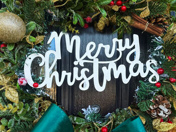 Christmas Wreath With Traditional Scent And Bow 20 Inch, 8 of 11