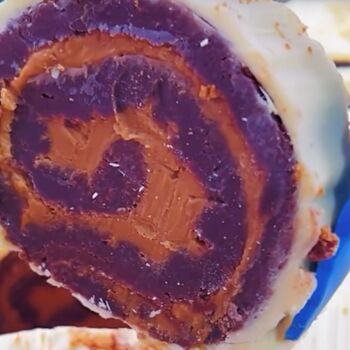 The Christmas Yule Log, 4 of 4