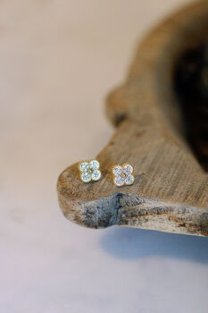 Centre Crystal Clover Stud Earring In Pearl, 4 of 6