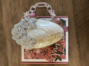 Brasilia Shell Clutch, 3 of 5